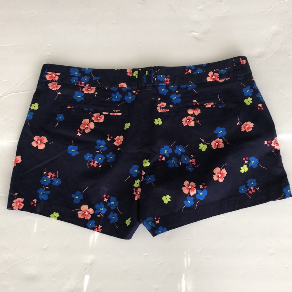 GAP KHAKIS Shorts City 3” SZ 14 Floral Blue Like New! - Picture 3 of 8